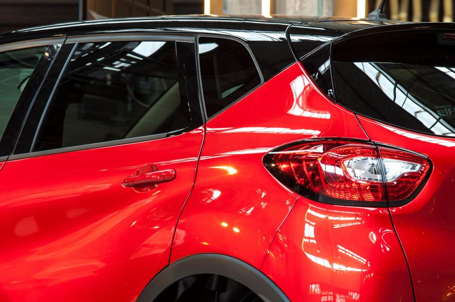 Детали экстерьера Renault Captur Hypnotic 2016 года  (IT) (фото 12 из 26)